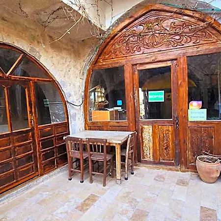 Uchisar Cave House Отель