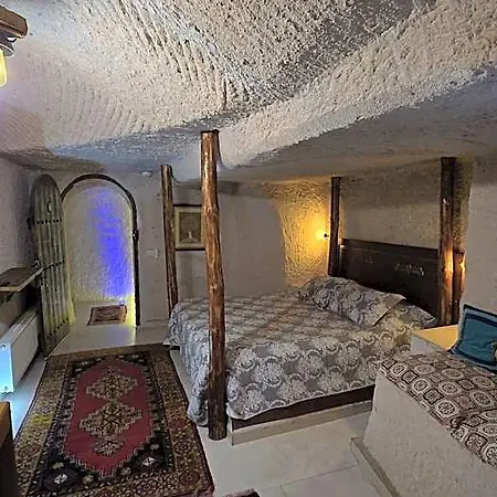 Отель Uchisar Cave House Невшехир