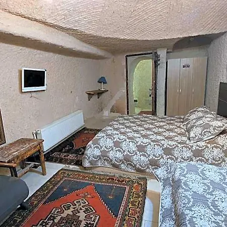 Отель Uchisar Cave House Невшехир